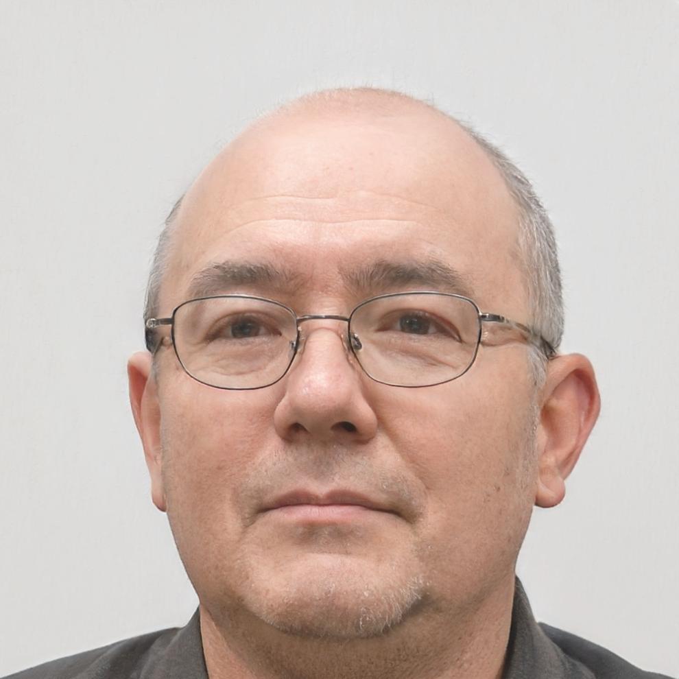 Zufriedener Kunde Herr Kreitmeyer nach erfolgreicher Finanzierungsberatung